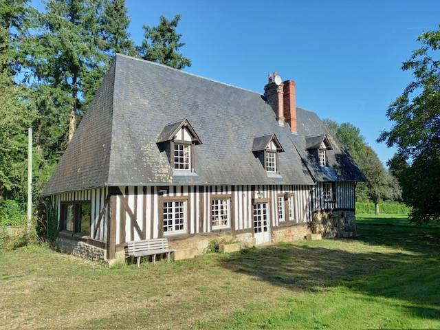 A acquérir, belle propriété – Ancien Presbytère d'environ 180 m² sur une parcelle de 7 311 m² proches Cormeilles 27260.