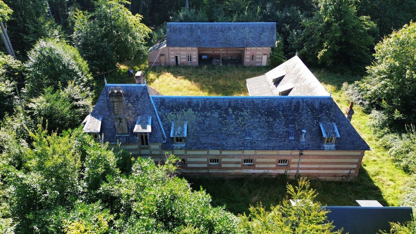 Corps de ferme à rénover, proche de Forges les Eaux, Normandie 76