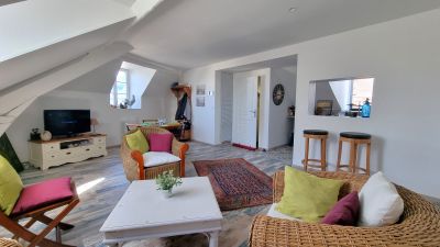 A vendre, bel appartement de 52 m² Carrez, rénové et meublé, à deux pas de la mer. Dieppe 76200