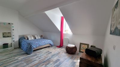 A vendre, bel appartement de 52 m² Carrez, rénové et meublé, à deux pas de la mer. Dieppe 76200