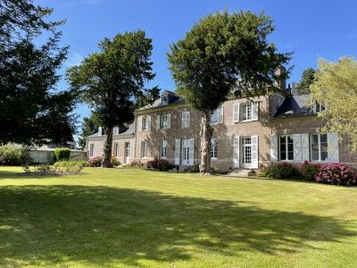 CHATEAU du 19ème sur 1ha, à proximité de la mer en baie de Somme, entre les falaises de craie et les plages de sable.