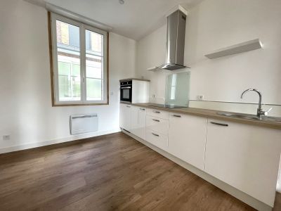 **Opportunité immobilière à Dieppe** : magnifique appartement de 34,87 m² rénové, situé au cœur de la ville, proche des commerces et des transports. 