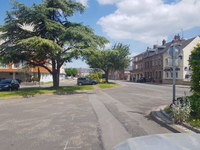 A vendre : Vue sur Rue de l'Avalasse - Avec une seconde entrée rue de l'Avalasse, cet immeuble offre des possibilités d'aménagement flexibles pour répondre à divers besoins.